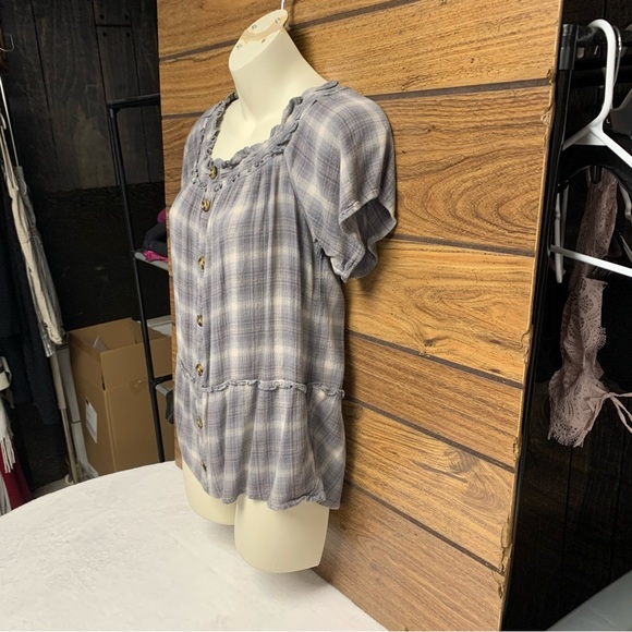 Maurice’s size large gray plaid top baby doll style stretchy neckline - Picture 3 of 8